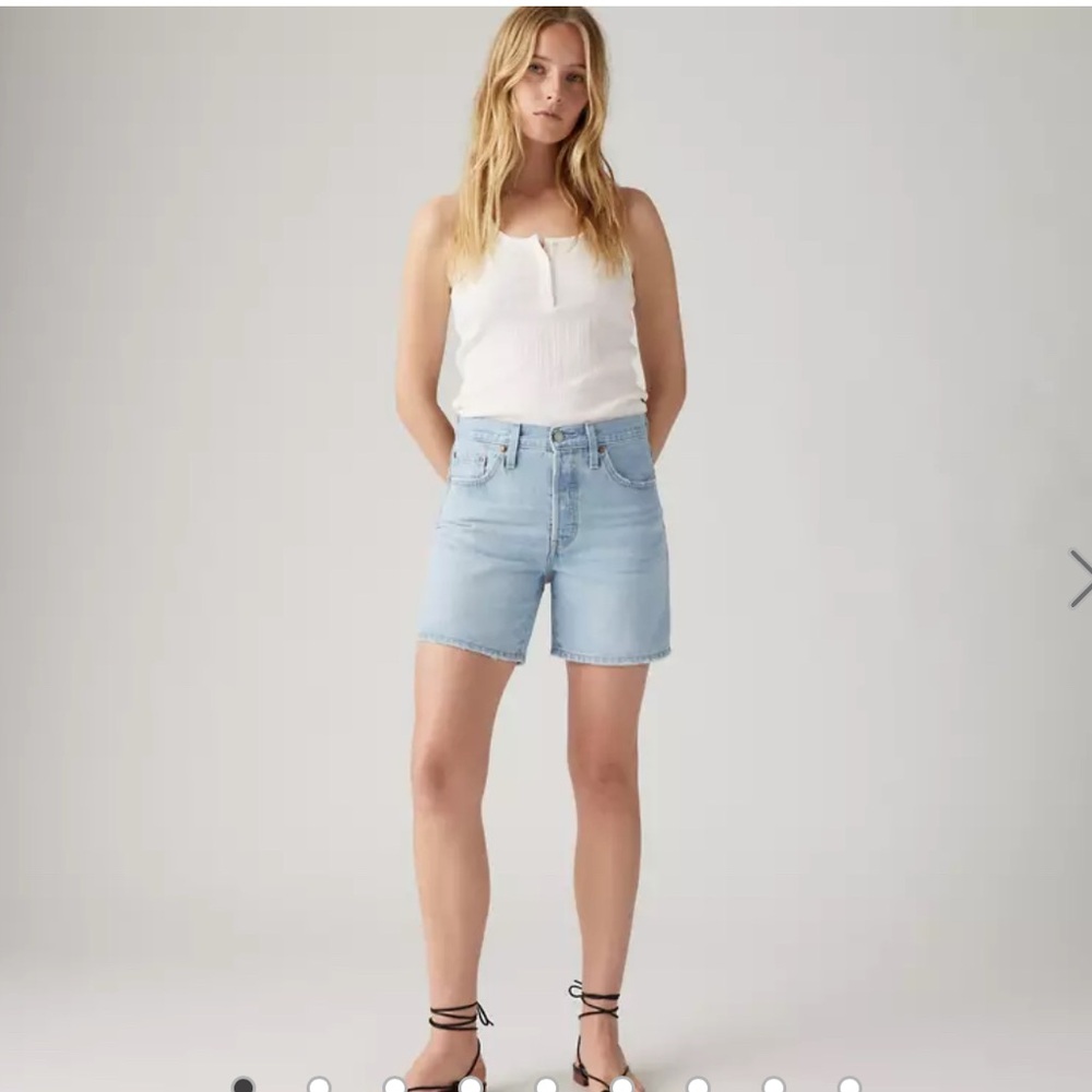 NWT Levi’s 501 Mid Thigh Shorts